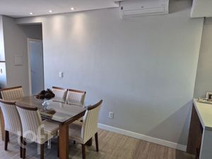 Image 7 - 877557