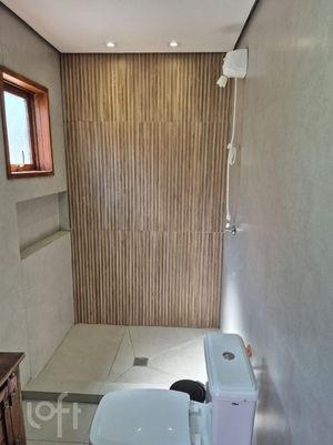 Image 17 - 877557