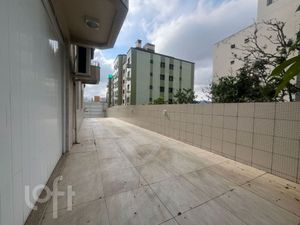Image 38 - 877559
