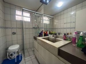 Image 12 - 877559