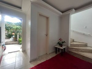 Image 19 - 877559