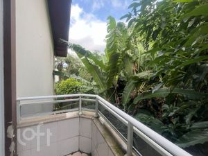 Image 35 - 877559