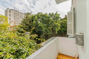 Image 15 - 877561