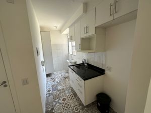 Image 9 - 877563