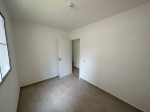 Image 4 - 877563