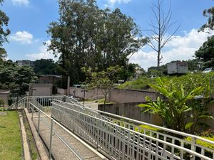 Image 6 - 877563