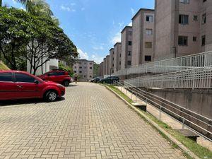 Image 15 - 877563