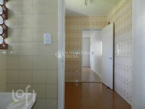 Image 13 - 877566