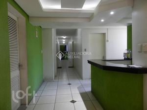 Image 17 - 877566