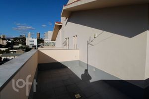 Image 17 - 877570