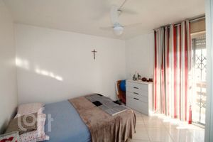 Image 9 - 877570