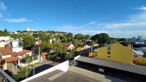 Image 17 - 877572
