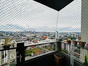 Image 12 - 877573