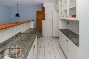 Image 24 - 877574