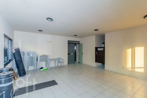 Image 33 - 877574