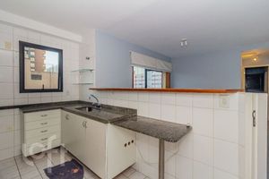Image 21 - 877574
