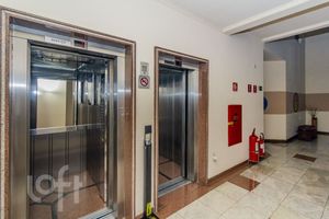 Image 43 - 877574