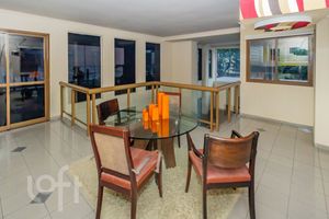 Image 42 - 877574