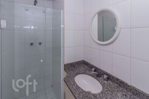 Image 6 - 877574