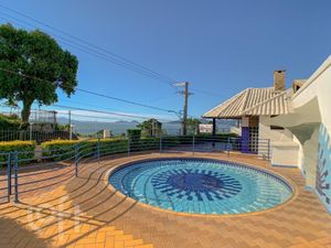 Image 18 - 877579