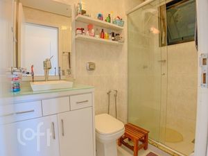 Image 8 - 877579