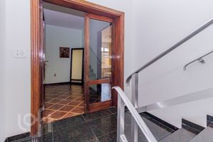 Image 32 - 877606