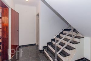Image 21 - 877606