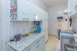 Image 15 - 877607