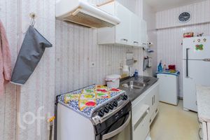 Image 17 - 877607