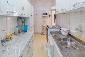 Image 14 - 877607