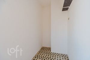 Image 27 - 877609