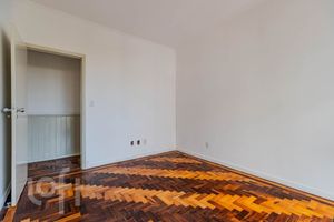 Image 31 - 877609