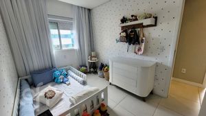 Image 11 - 877610