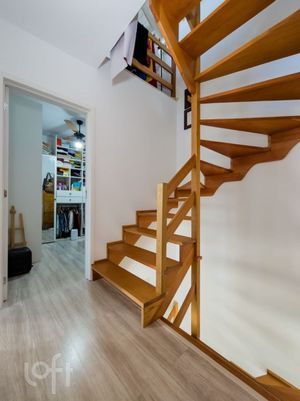 Image 13 - 877612