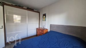 Image 10 - 877616