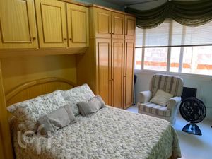 Image 19 - 877618
