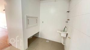 Image 9 - 877632