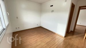 Image 11 - 877632