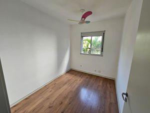 Image 7 - 877646