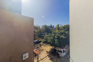 Image 14 - 877650