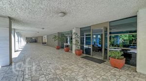 Image 35 - 877651