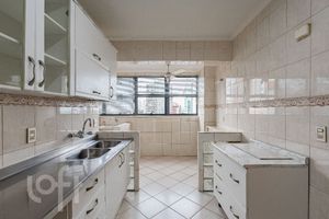 Image 15 - 877651