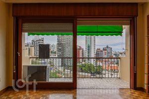 Image 1 - 877651