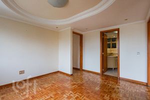 Image 21 - 877651
