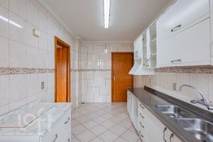 Image 17 - 877651