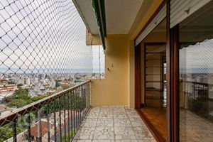 Image 12 - 877651