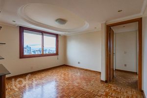 Image 22 - 877651