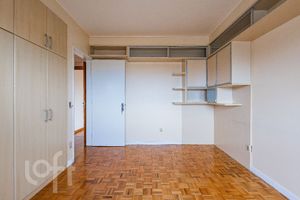 Image 23 - 877651