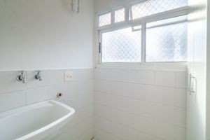 Image 13 - 877654