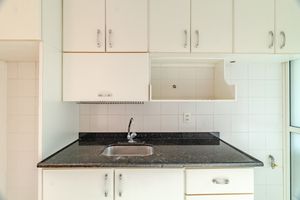 Image 12 - 877654
